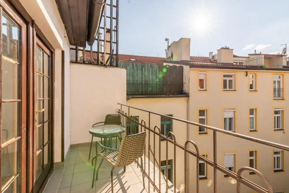 Templova - Old Town Large Apartment With Terrace Praga 0*,  Czechy