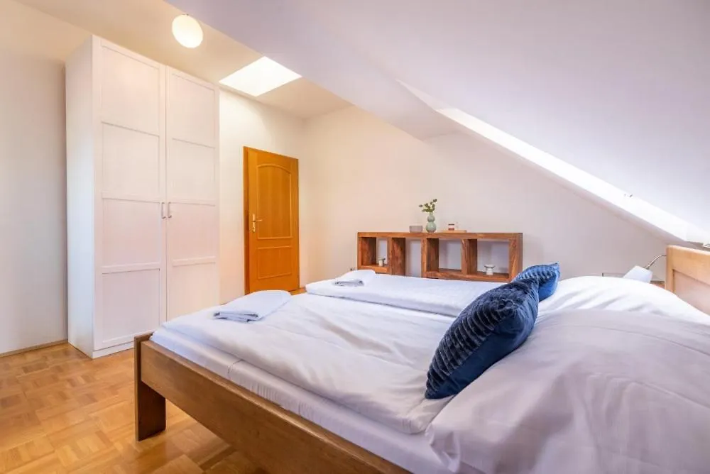 Templova - Old Town Large Apartment With Terrace Praga