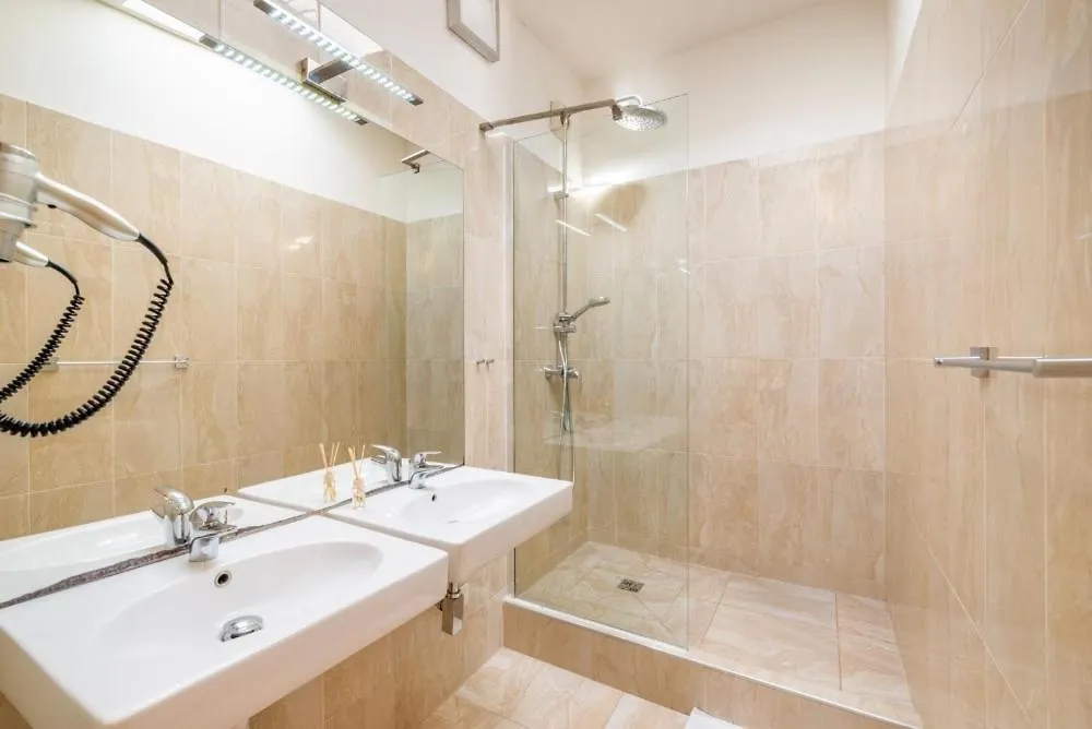 Templova - Old Town Large Apartment With Terrace Praga