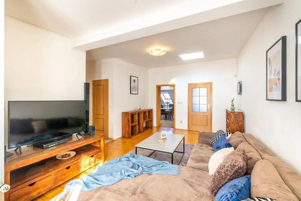 Templova - Old Town Large Apartment With Terrace Praga